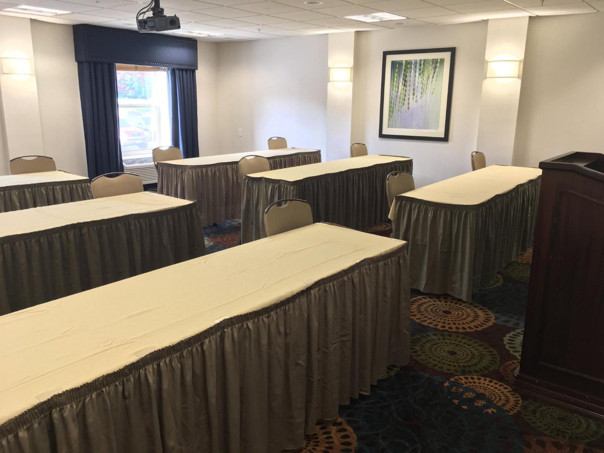 Holiday Inn Express Danbury I-84, An Ihg Hotel Bagian luar foto