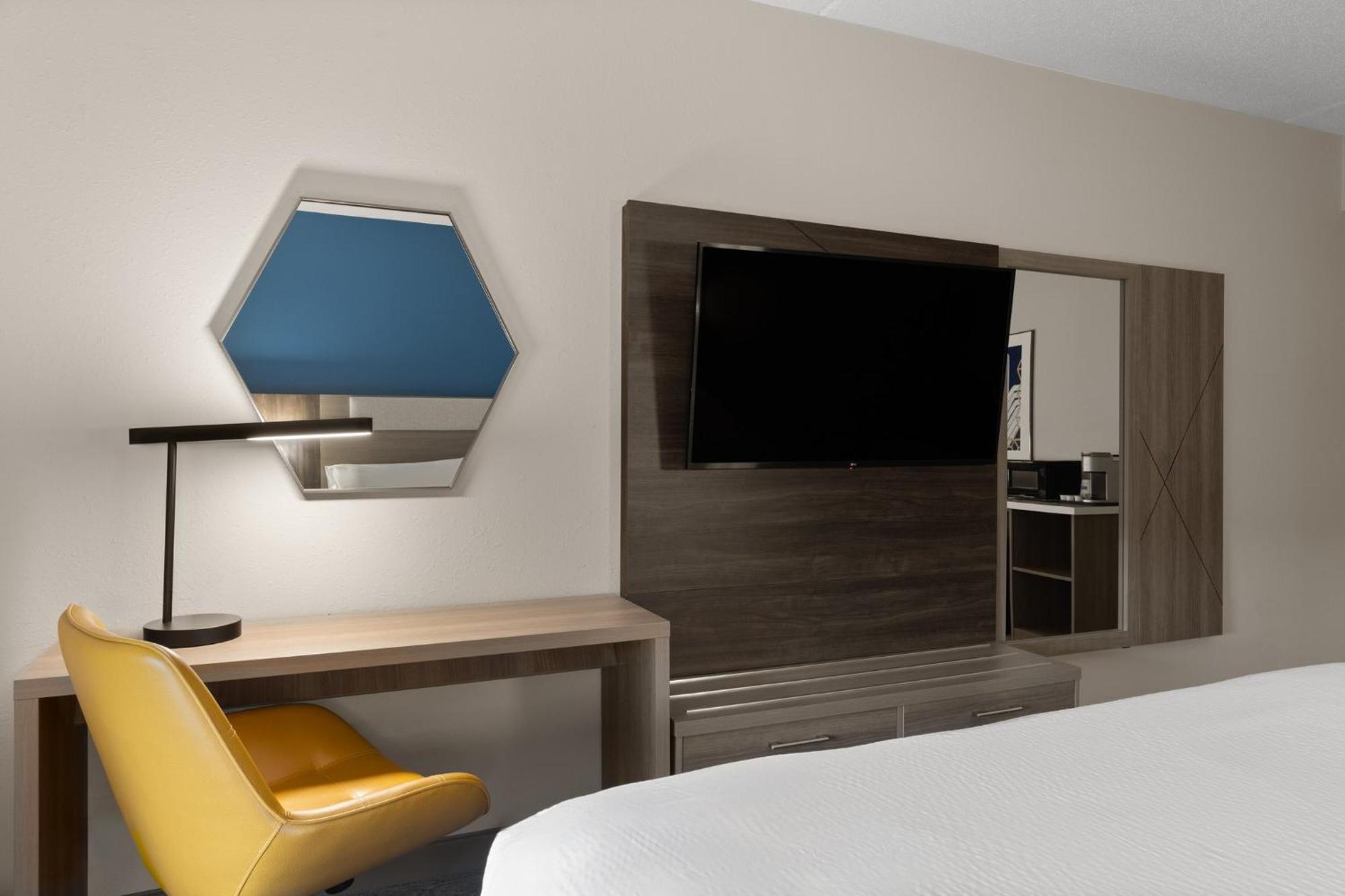 Holiday Inn Express Danbury I-84, An Ihg Hotel Bagian luar foto