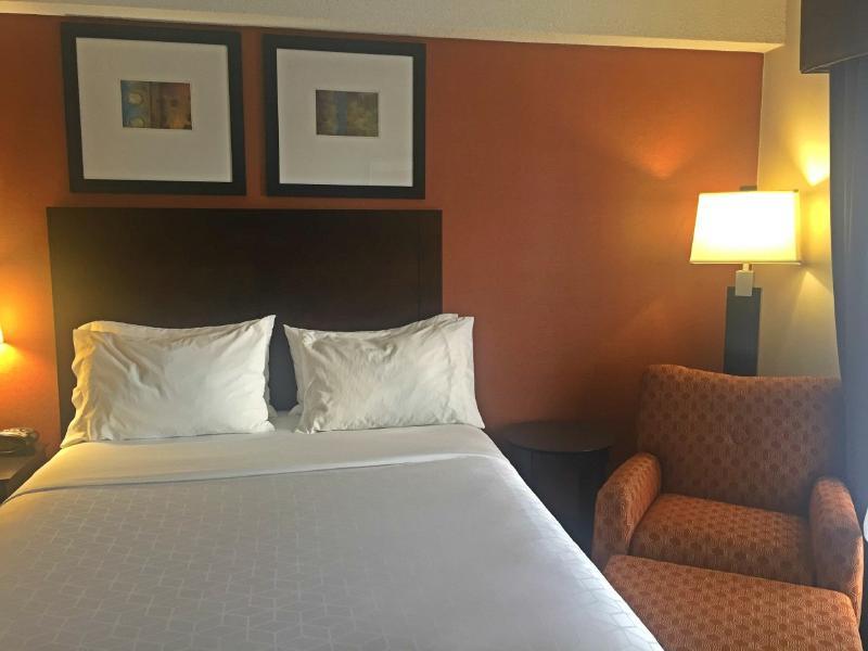 Holiday Inn Express Danbury I-84, An Ihg Hotel Bagian luar foto